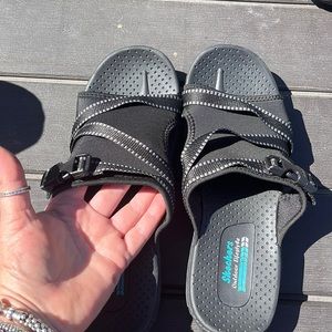 Sketchers black sandals